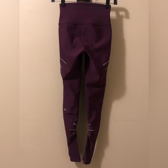 ALO High-Waist Airlift Sequence Reflective Leggings,Size-XXS,Color-Black Plum - Picture 4 of 8